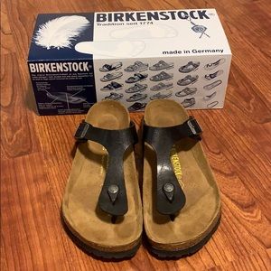 Birkenstock Gizeh Birko-Flor Regular Fit in Black